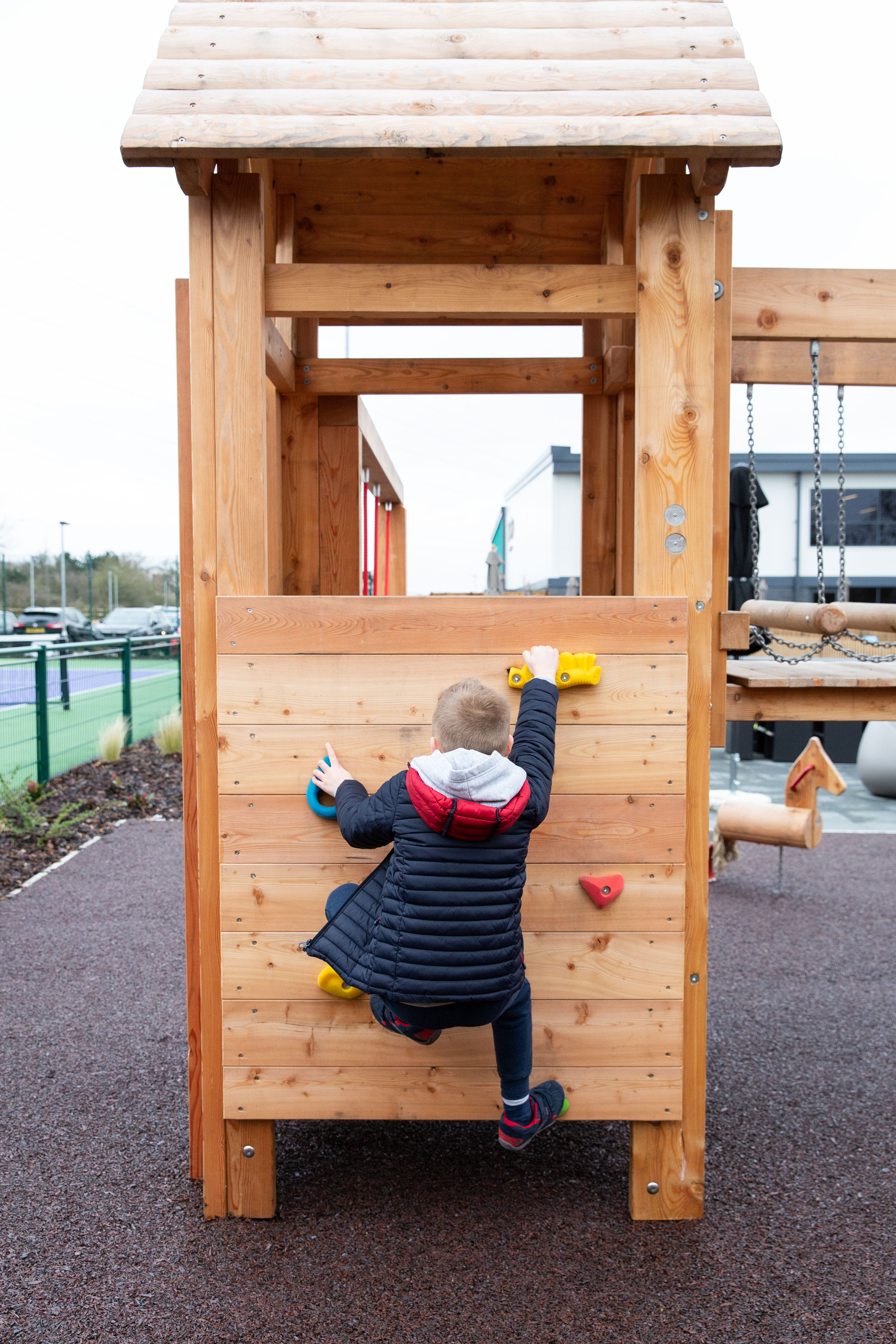 Climbing Wall with 5 climbing grips